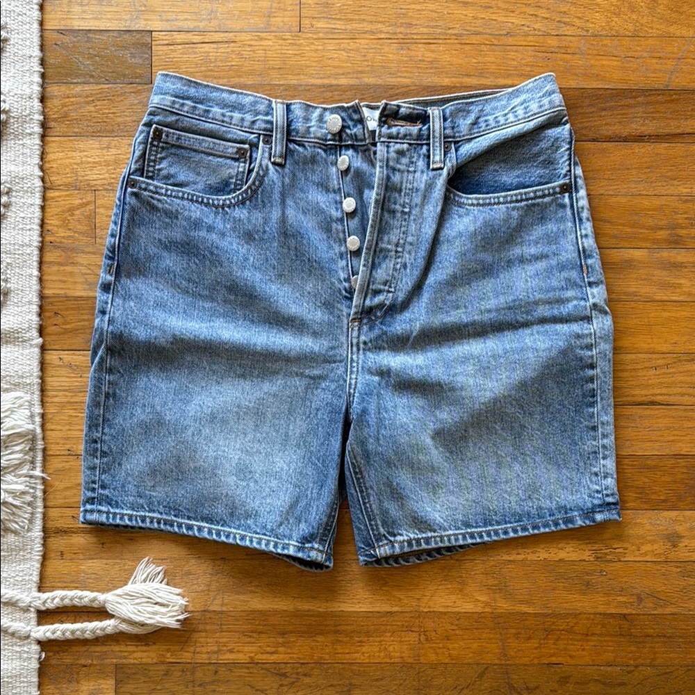 Aritzia Denim Shorts Size 27